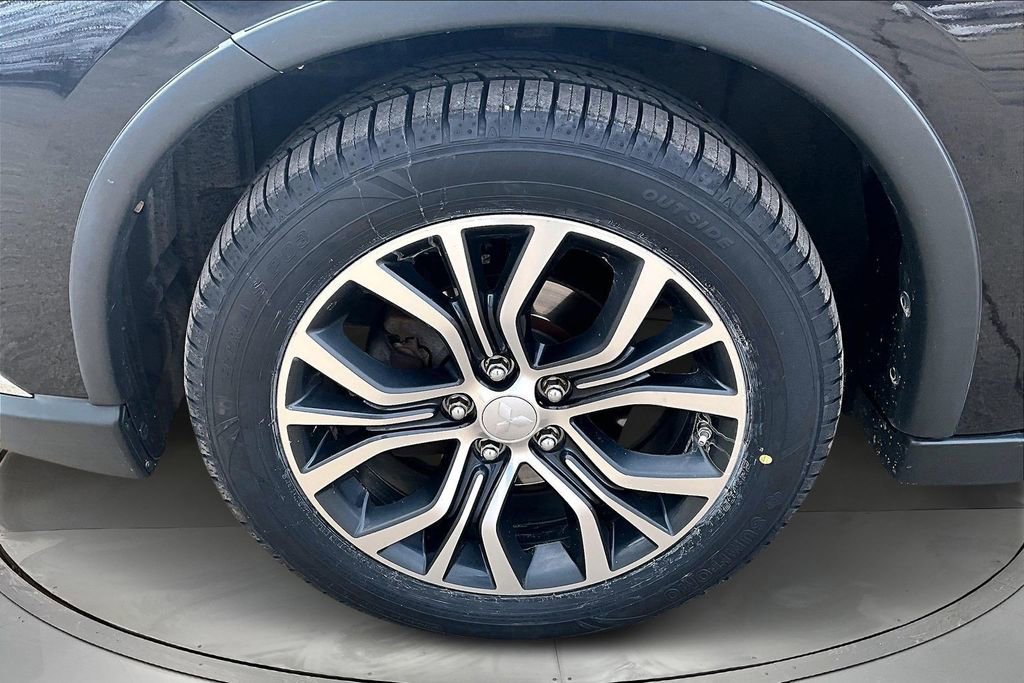 Used 2017 Mitsubishi Outlander SE image 33