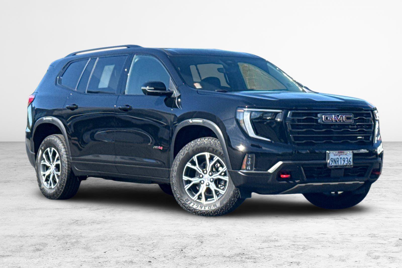 Used 2026 GMC Acadia AT4 AWD/4WD image 2
