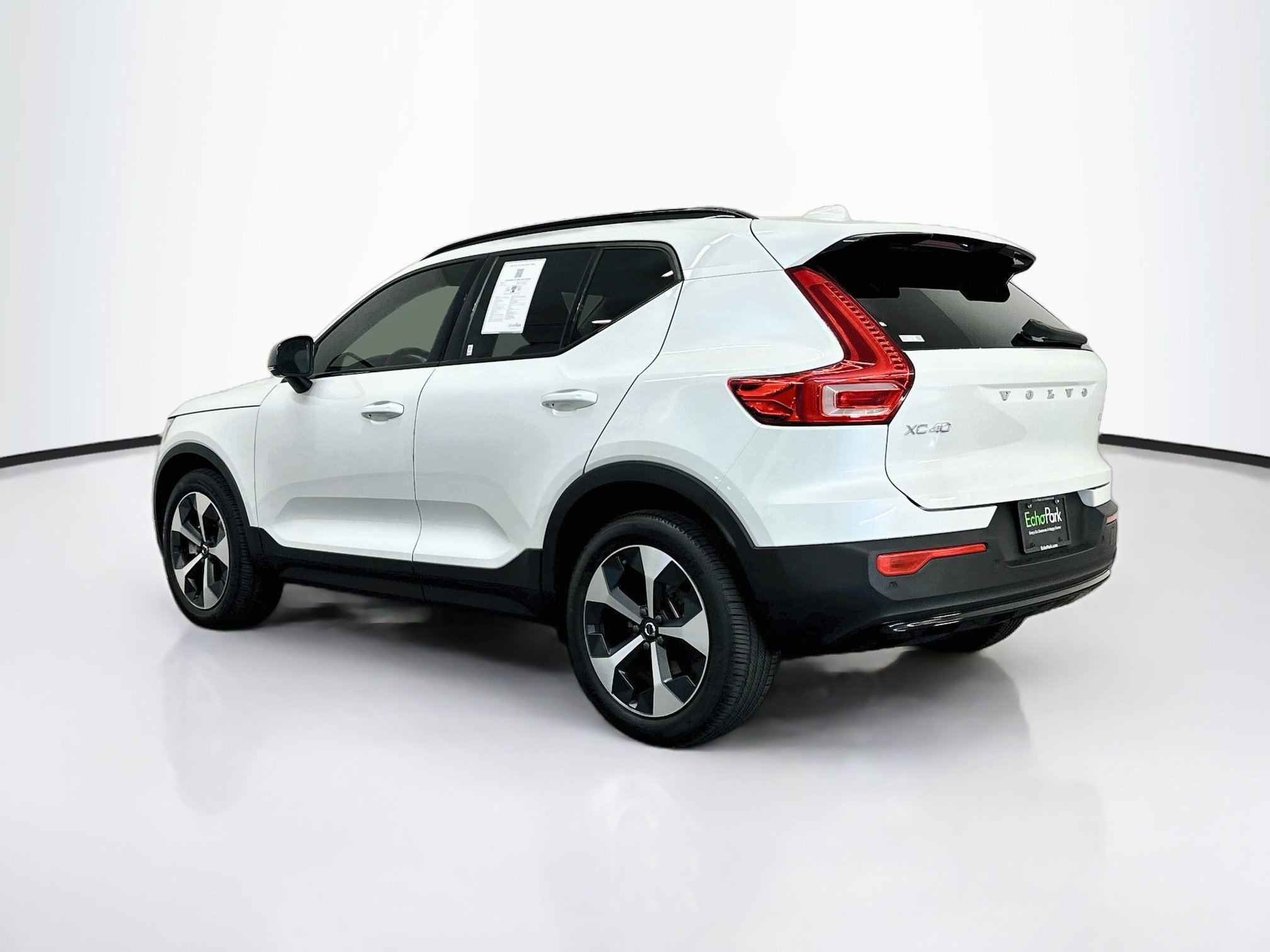 Used 2024 Volvo XC40 B5 Core w/ Protection Package Premier AWD/4WD image 5