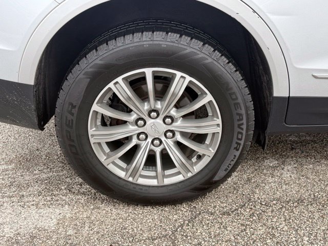Used 2017 Cadillac XT5 Luxury w/ Driver Awareness Package FWD image 12