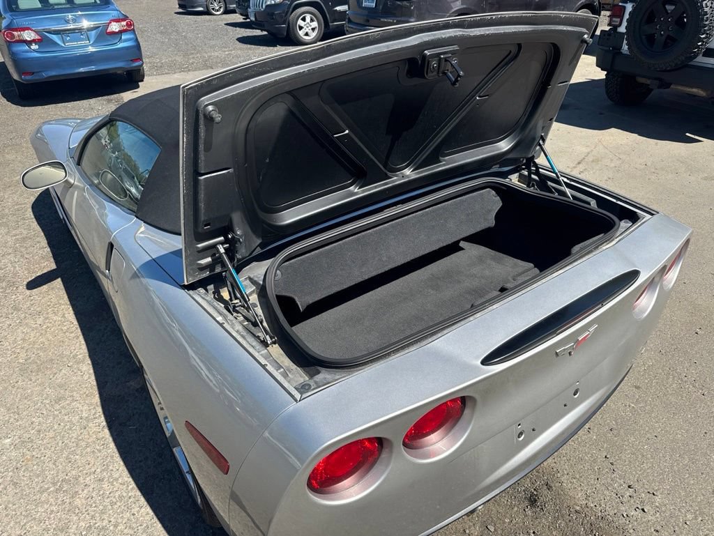 Used 2005 Chevrolet Corvette Convertible w/ Preferred Equipment Group RWD image 36