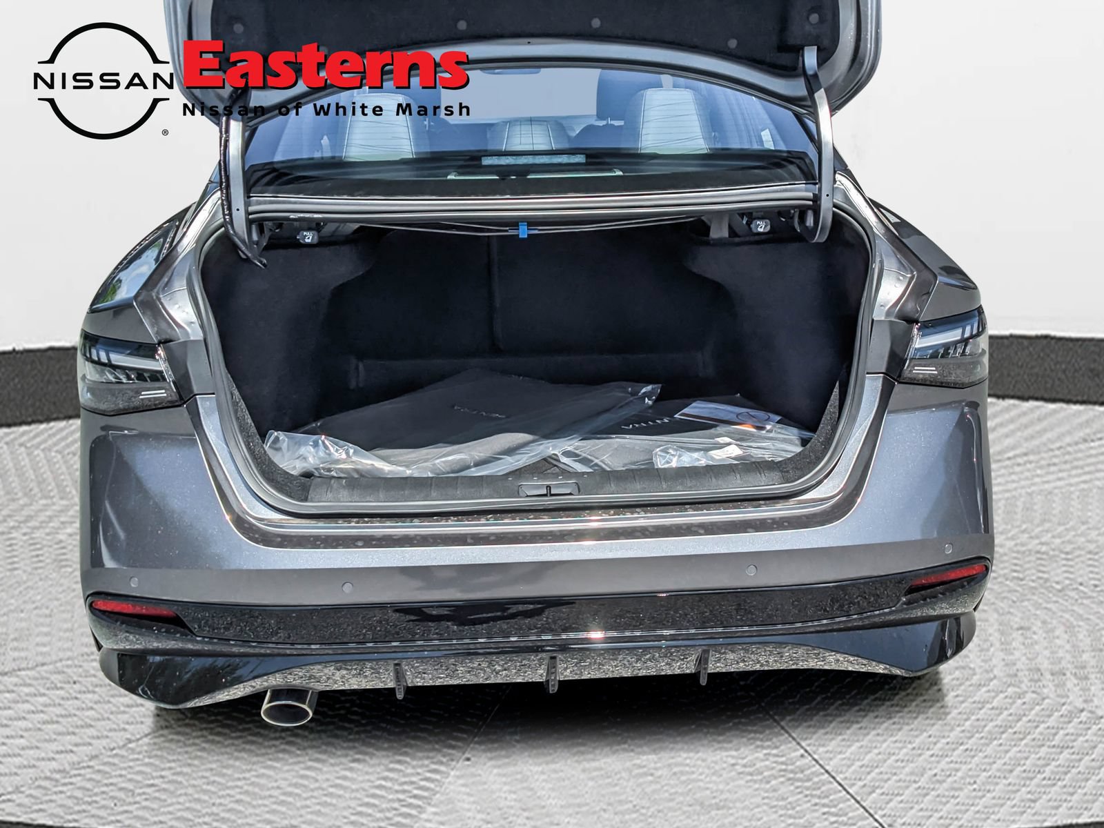 New 2026 Nissan Sentra SR w/ SR Premium Package FWD image 10