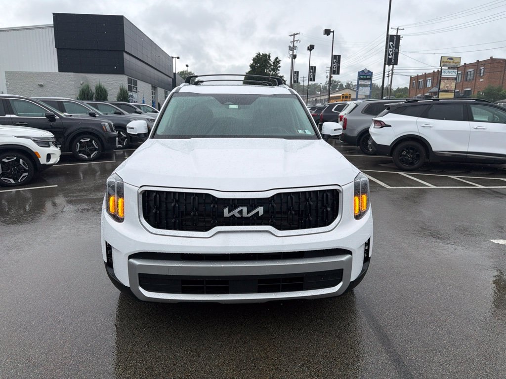 Certified 2024 Kia Telluride EX w/ EX Captain's Chair Package AWD/4WD image 2