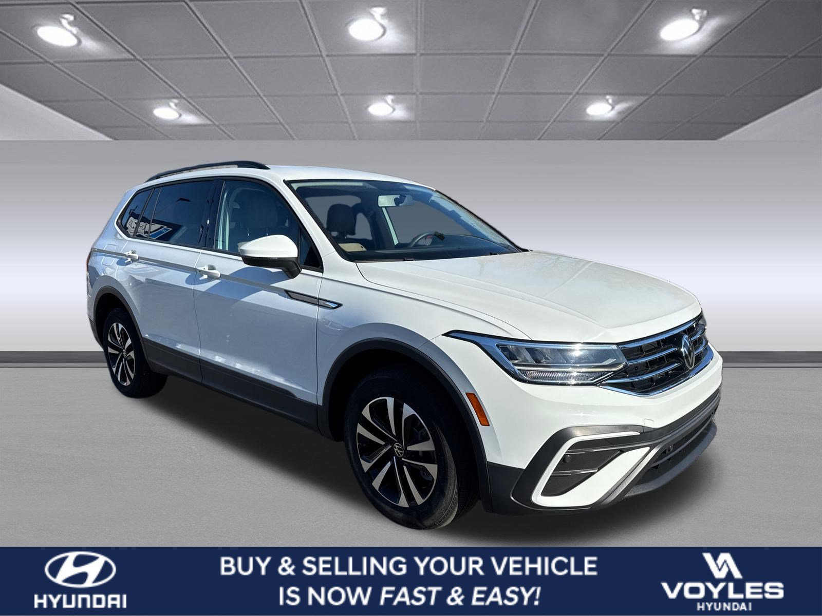 Used 2022 Volkswagen Tiguan S image 1