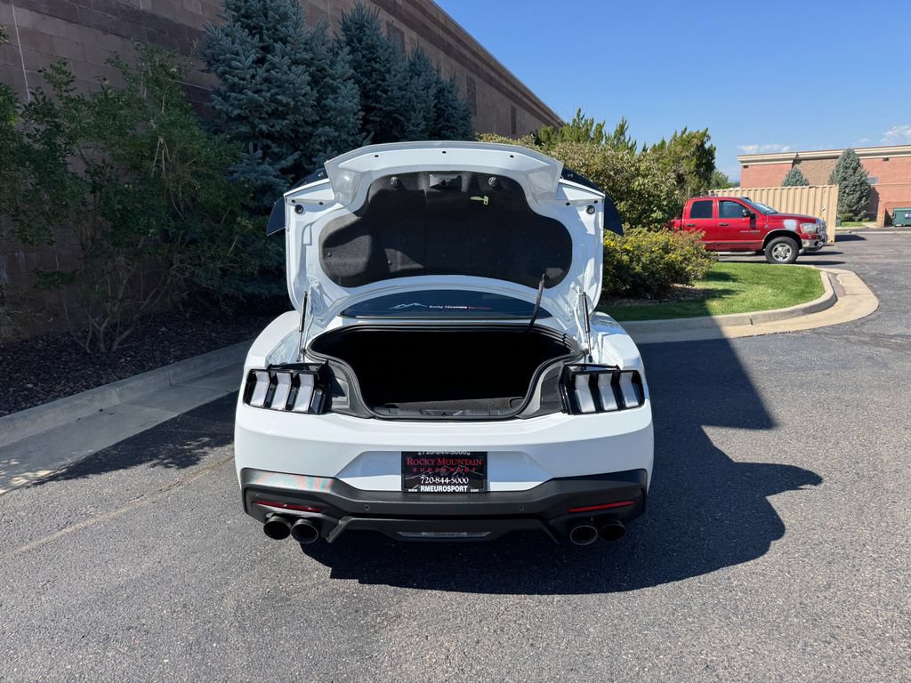 Used 2024 Ford Mustang GT RWD image 11