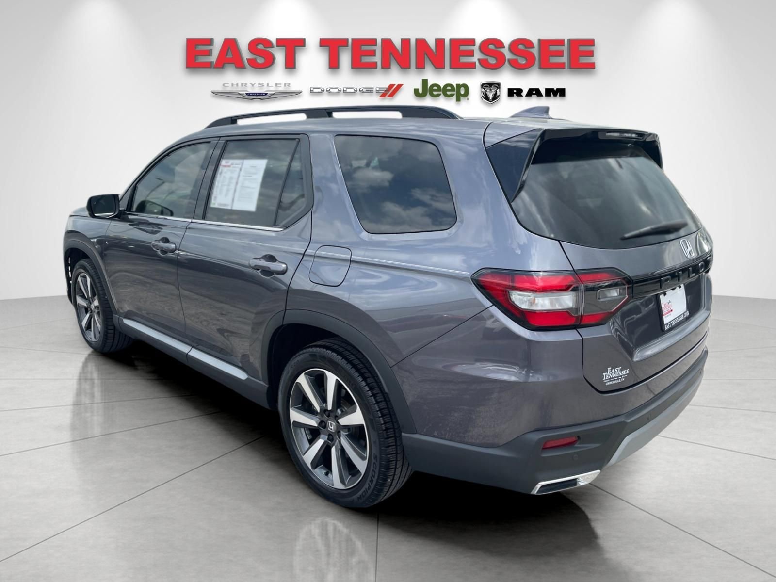 Used 2025 Honda Pilot Touring image 5