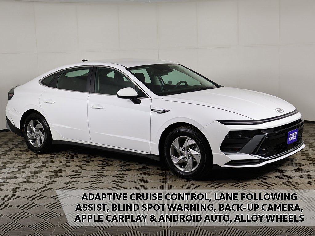 Used 2025 Hyundai Sonata SE image 1