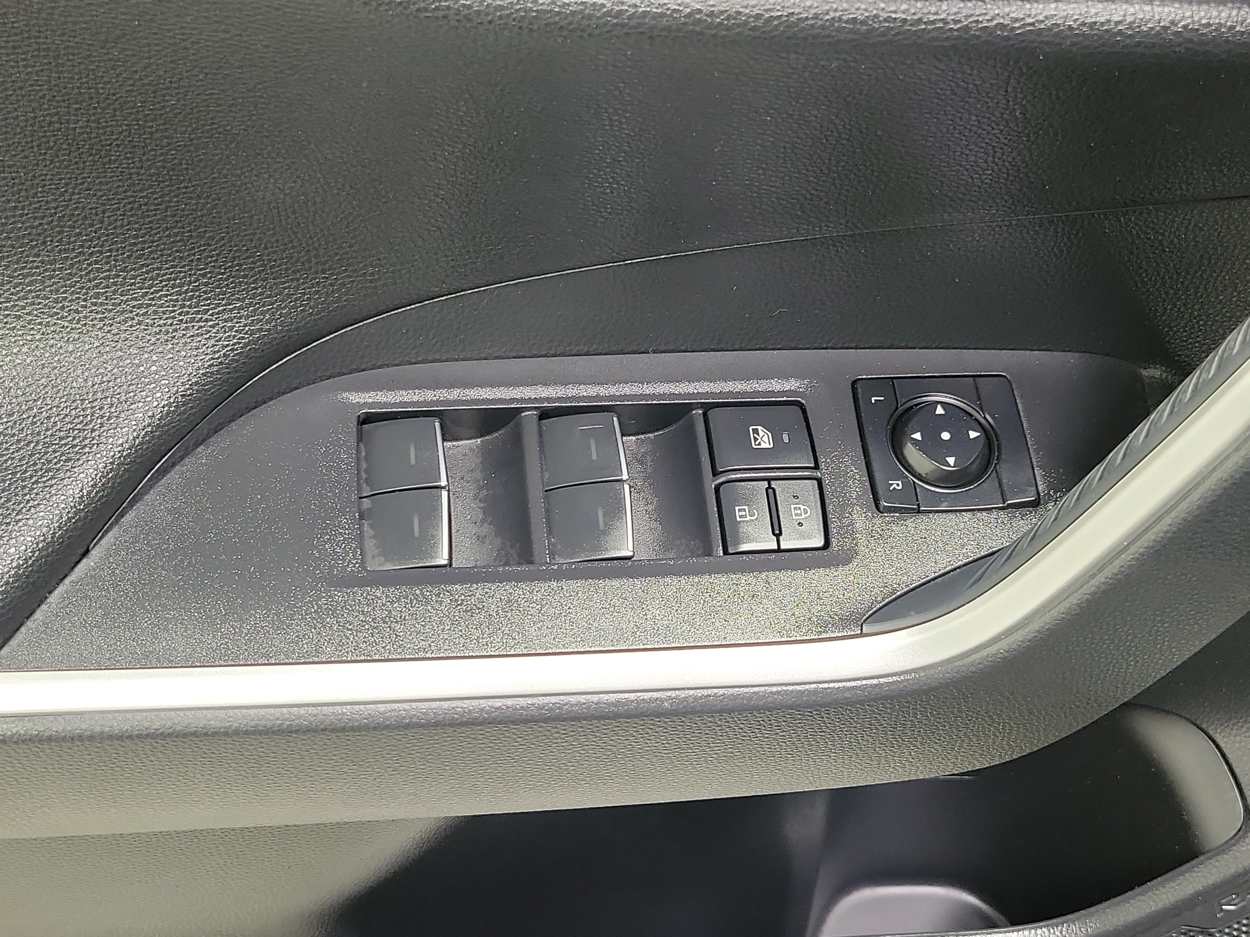 Used 2023 Toyota RAV4 XSE w/ Weather Package AWD/4WD image 19