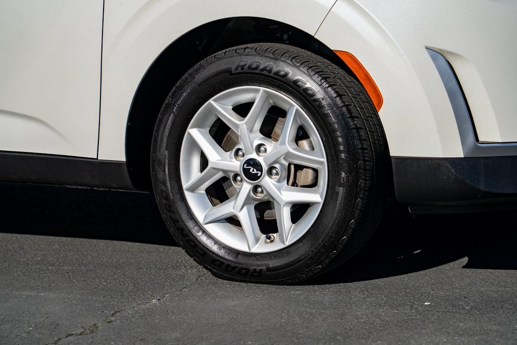 Used 2023 Kia Soul LX w/ LX Technology Package image 7