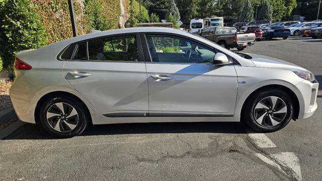 Used 2017 Hyundai Ioniq SEL FWD image 4