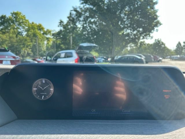 Certified 2022 Lexus UX 250h w/ Premium Package AWD/4WD image 22
