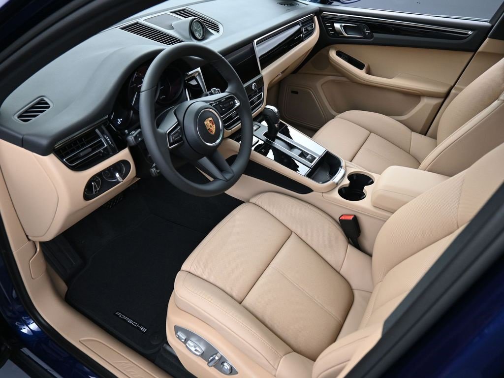 New 2026 Porsche Macan image 4