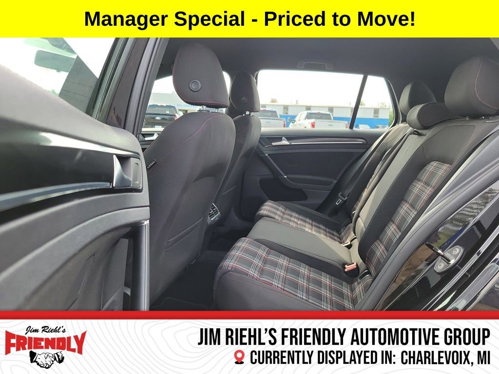 Used 2016 Volkswagen Golf S image 26