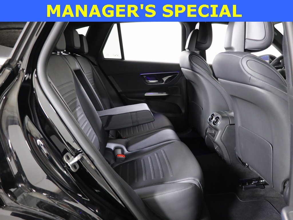 Used 2025 Mercedes-Benz GLC 300 4MATIC image 38