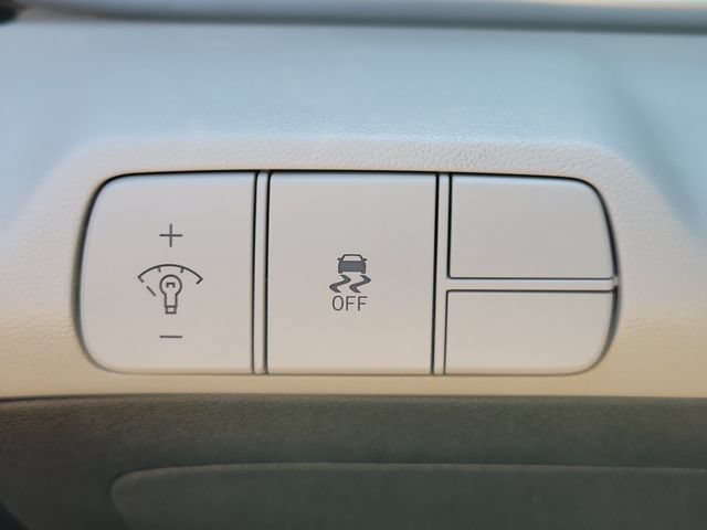 Used 2024 Hyundai Elantra Limited FWD image 19