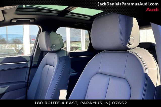 Used 2025 Audi Q3 2.0T Premium w/ Convenience Package image 17