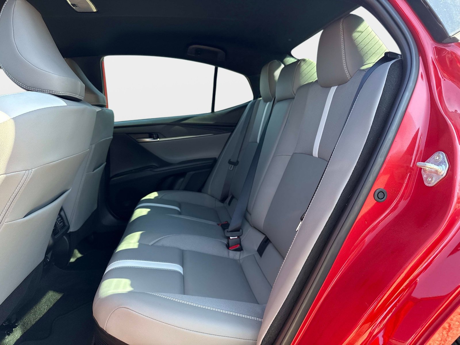 Used 2025 Toyota Camry SE w/ Multimedia Upgrade Package image 14