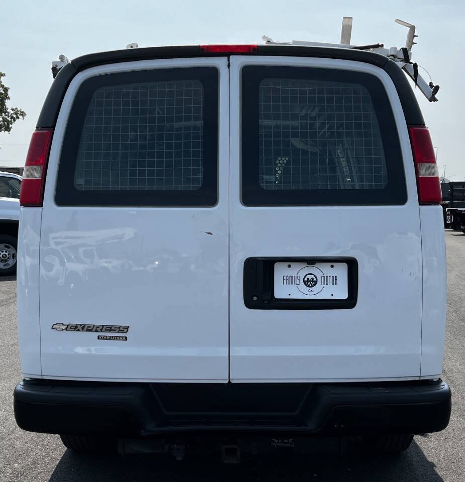 Used 2015 Chevrolet Express 2500 RWD image 6