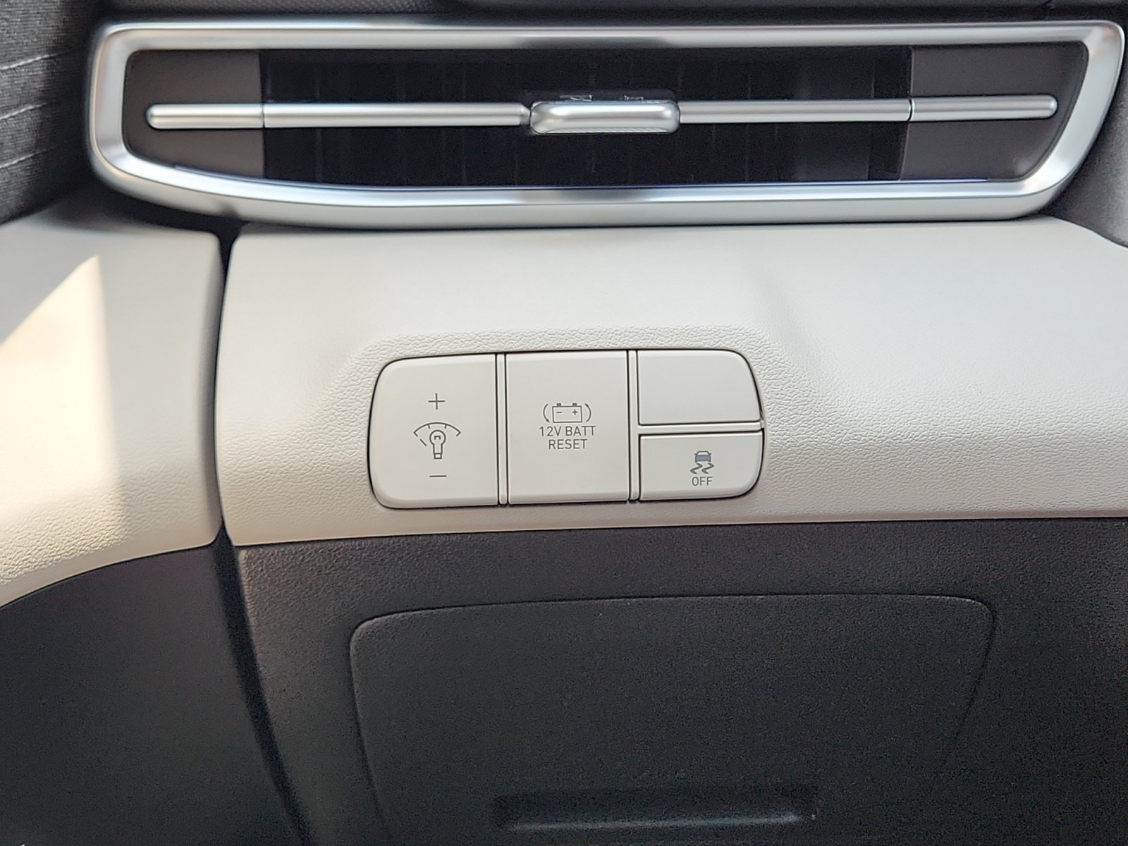 New 2026 Hyundai Elantra Limited FWD image 31