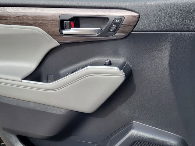 Used 2022 Toyota Highlander Limited image 13