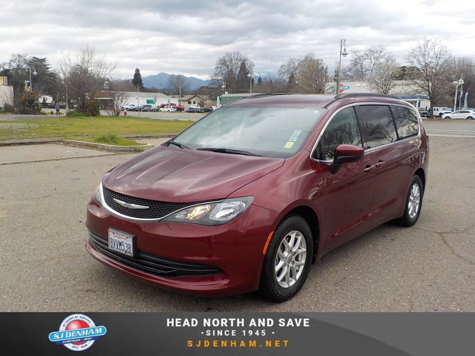 Used 2020 Chrysler Voyager LX FWD image 1