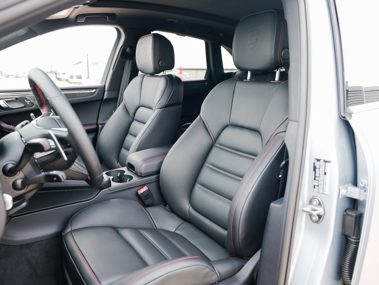 New 2026 Porsche Macan GTS image 5