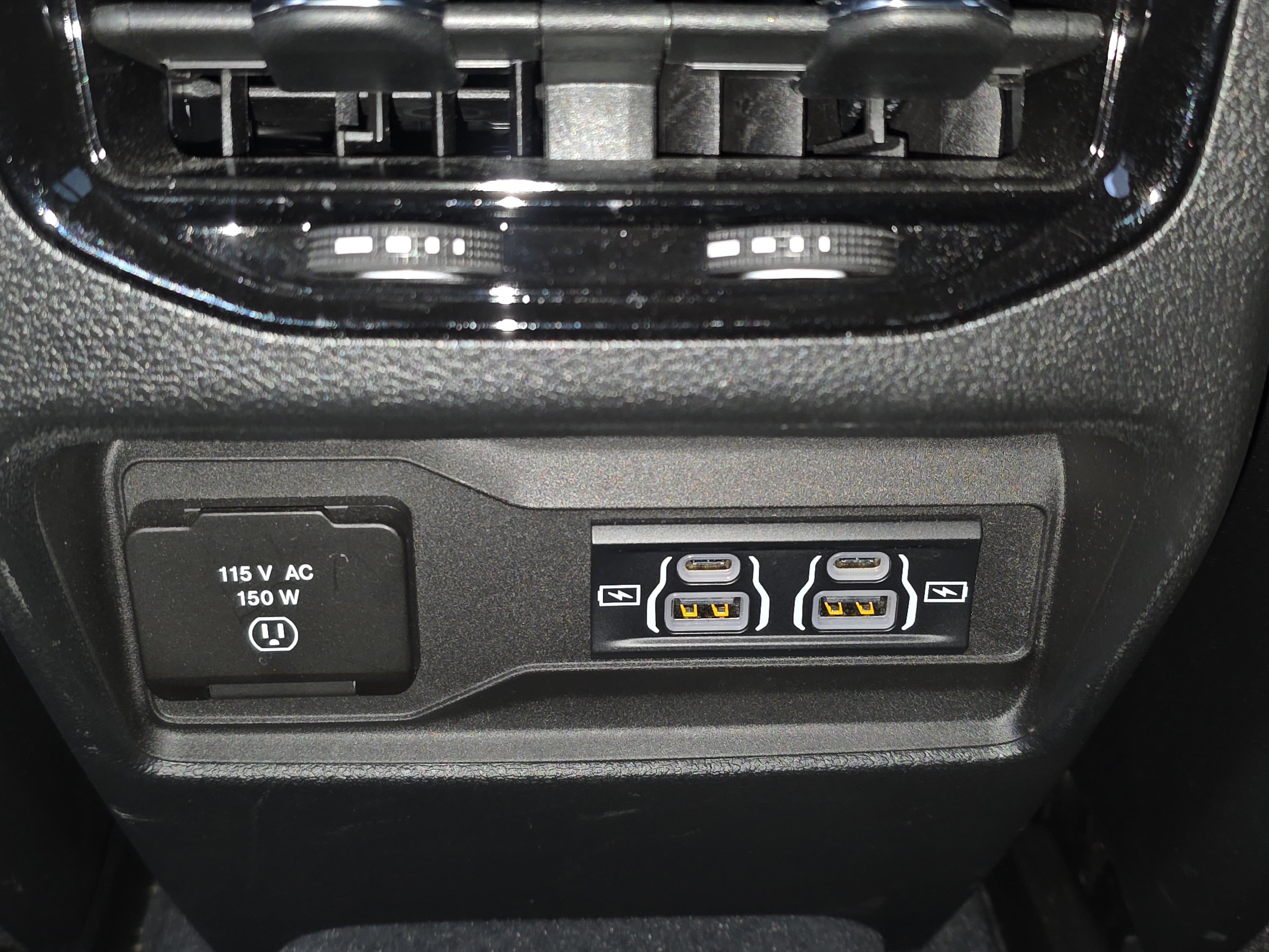 Used 2023 Jeep Grand Cherokee L Laredo image 16