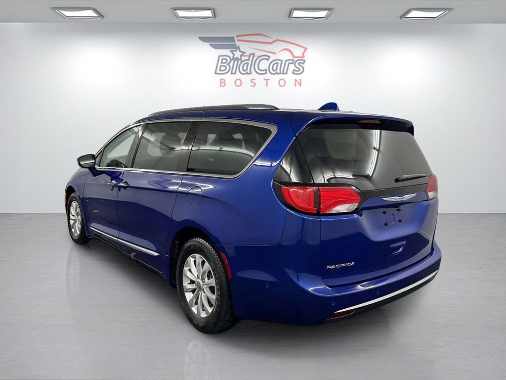 Used 2018 Chrysler Pacifica Touring-L Plus w/ Advanced Safetytec Group image 6