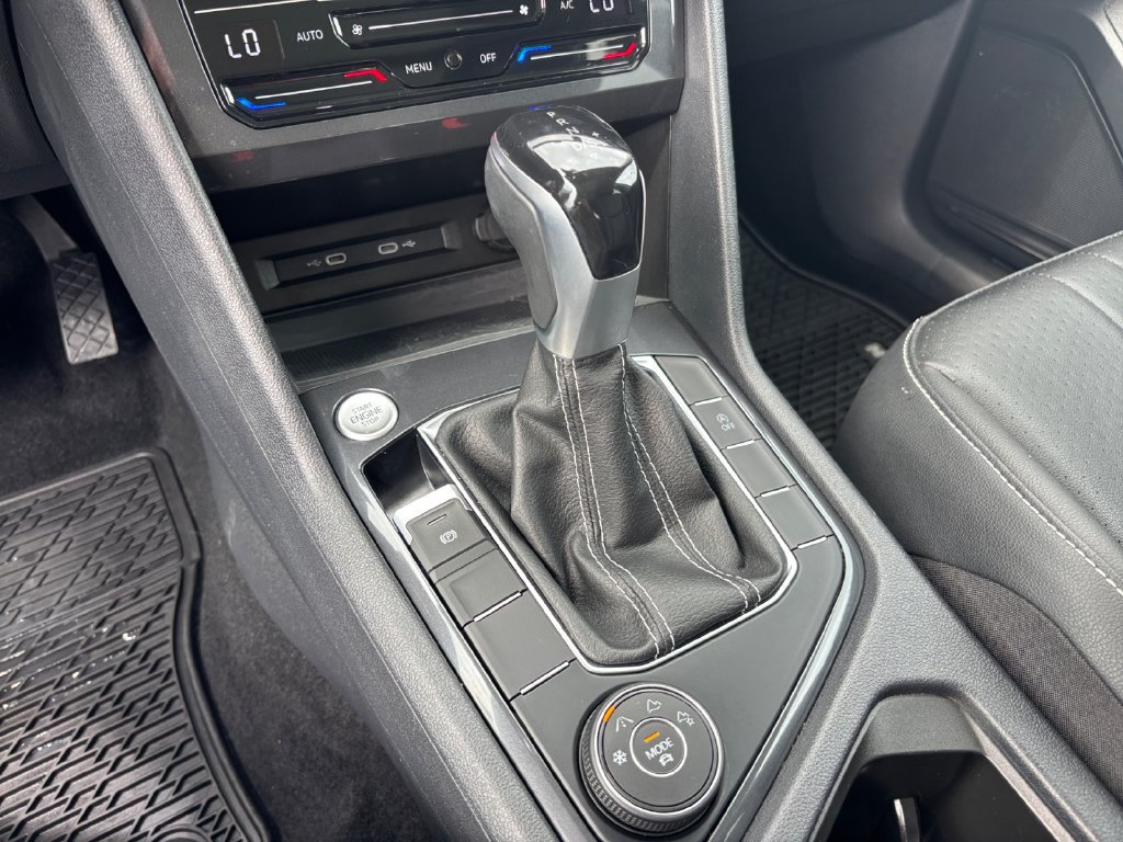 Used 2023 Volkswagen Tiguan SE AWD/4WD image 28