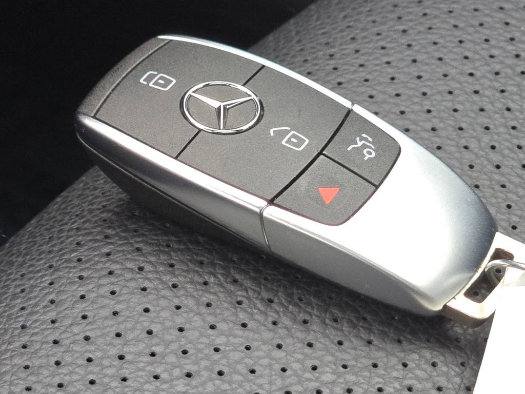 Certified 2022 Mercedes-Benz GLC 300 4MATIC image 37