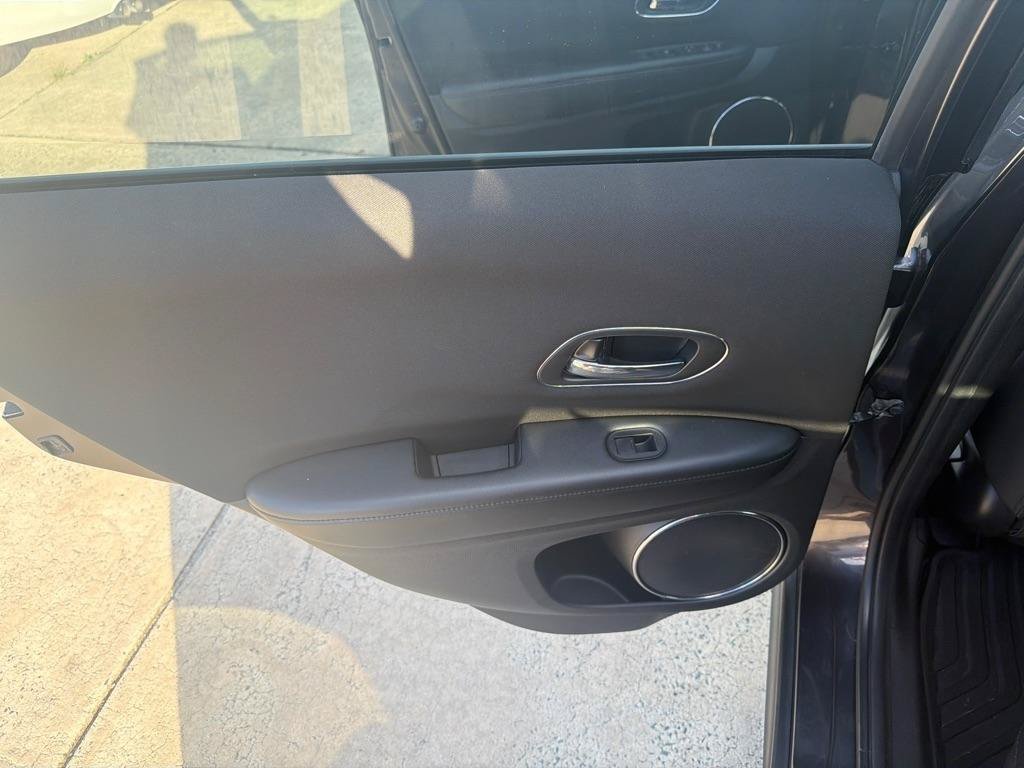 Used 2016 Honda HR-V EX image 30
