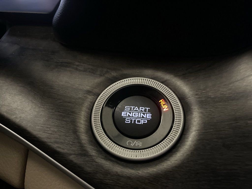 Used 2023 Jeep Grand Cherokee Limited image 11