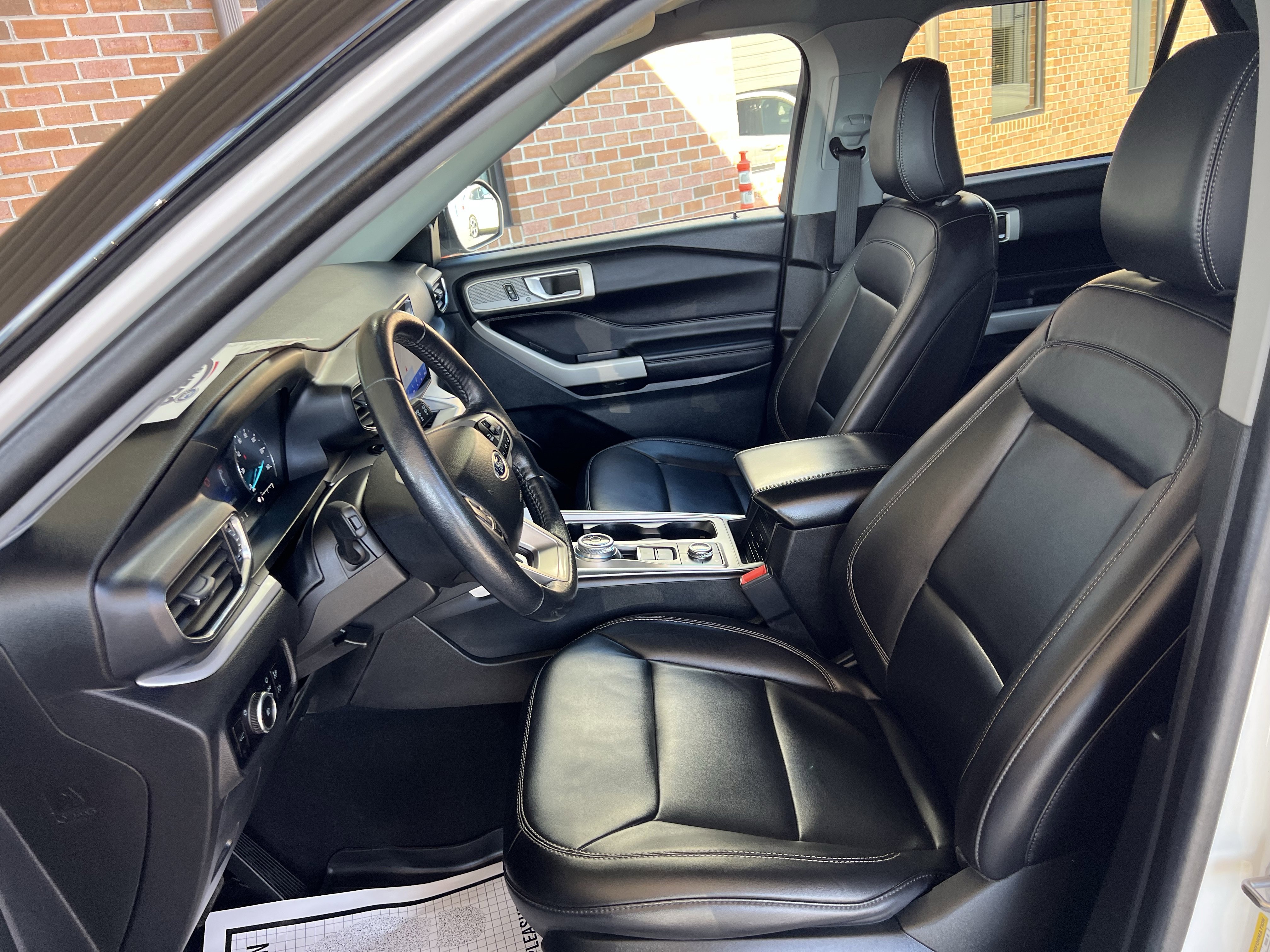 Used 2023 Ford Explorer XLT w/ Equipment Group 202A image 17