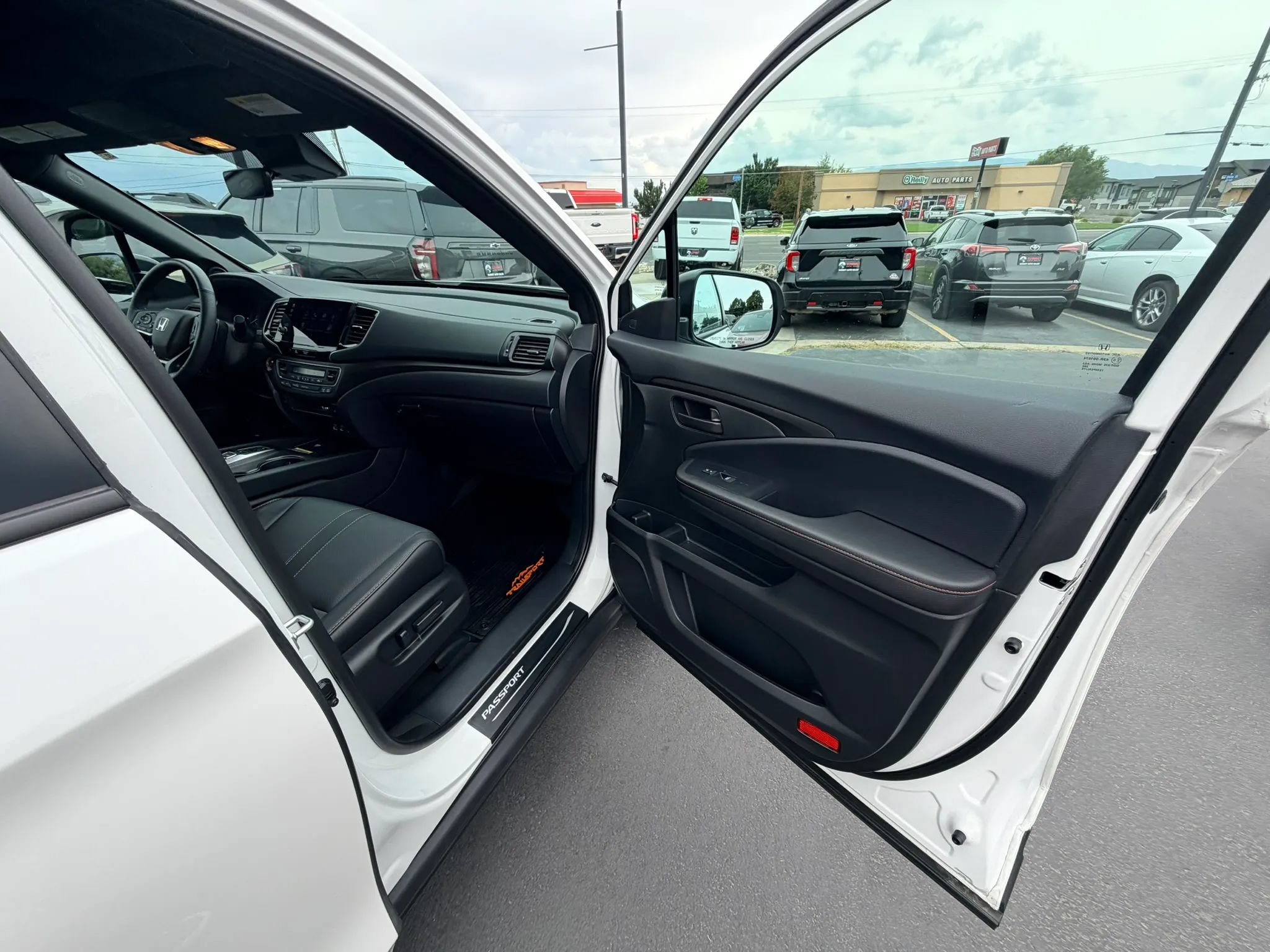 Used 2025 Honda Passport TrailSport image 24
