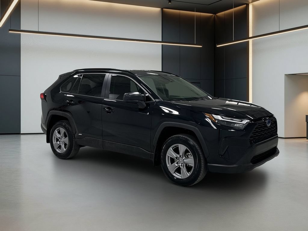 Used 2024 Toyota RAV4 LE AWD/4WD image 8