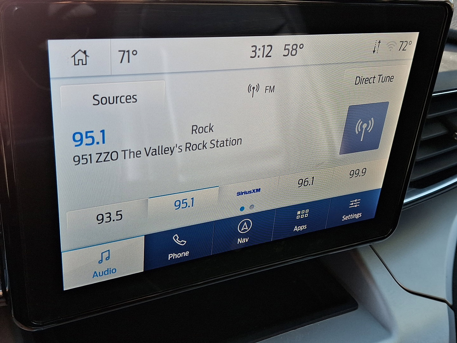 Certified 2022 Ford Explorer XLT w/ Equipment Group 202A image 18