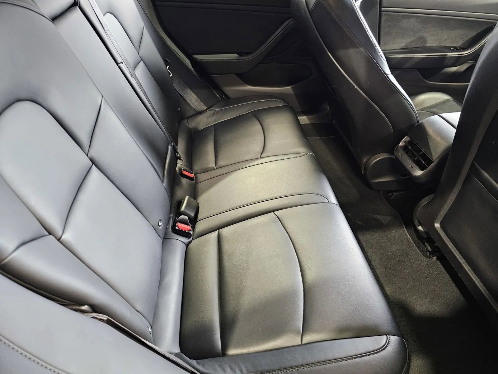 Used 2017 Tesla Model 3 Long Range RWD image 9