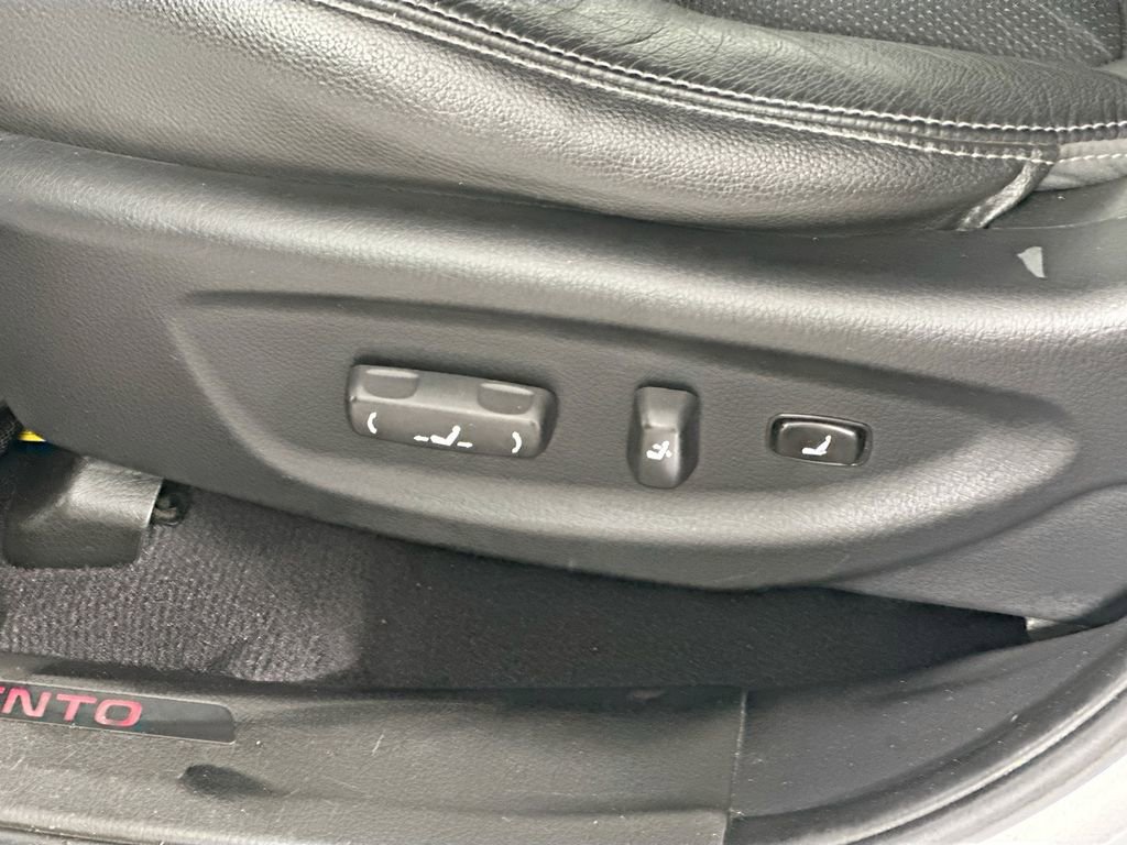 Used 2014 Kia Sorento SX w/ 3rd Row Package FWD image 22