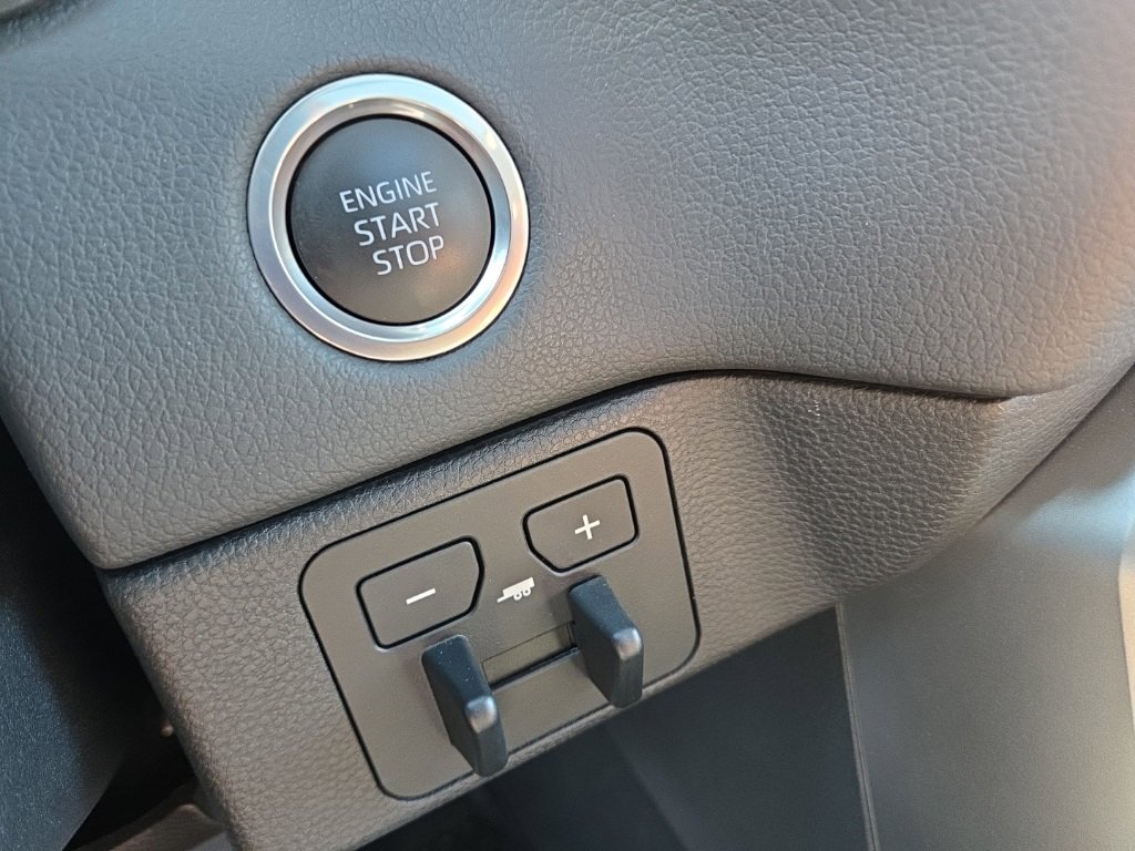 Used 2023 Toyota Tundra Limited image 38