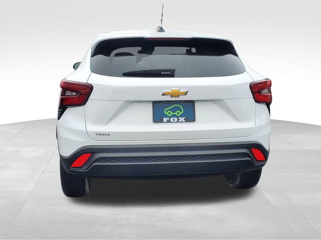 Certified 2024 Chevrolet Trax LS w/ Driver Confidence Package image 4