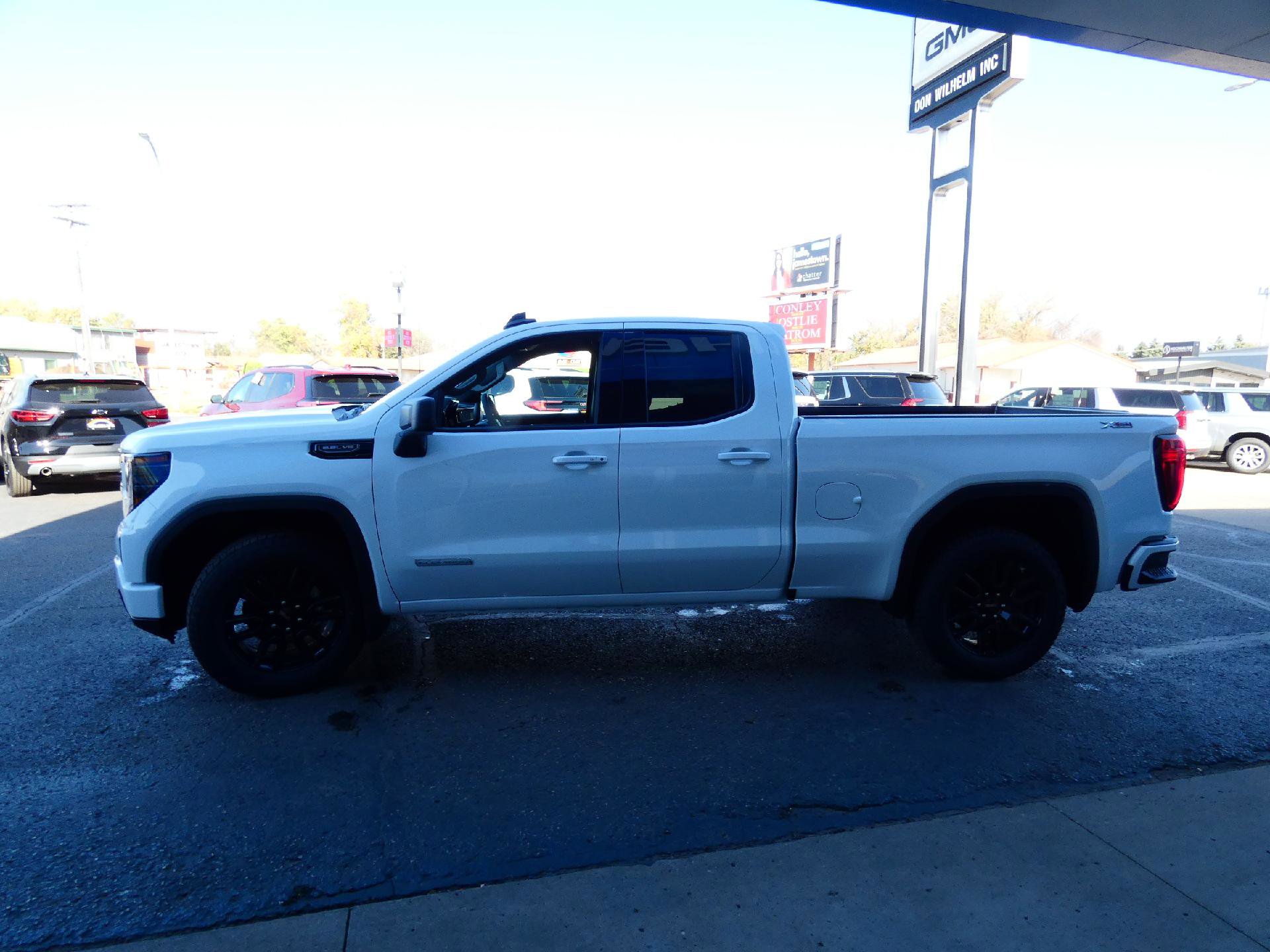 New 2025 GMC Sierra 1500 Elevation image 10