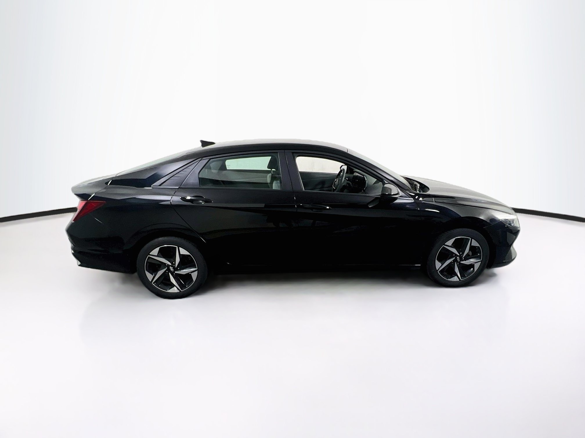 Used 2023 Hyundai Elantra SEL w/ Convenience Package FWD image 4