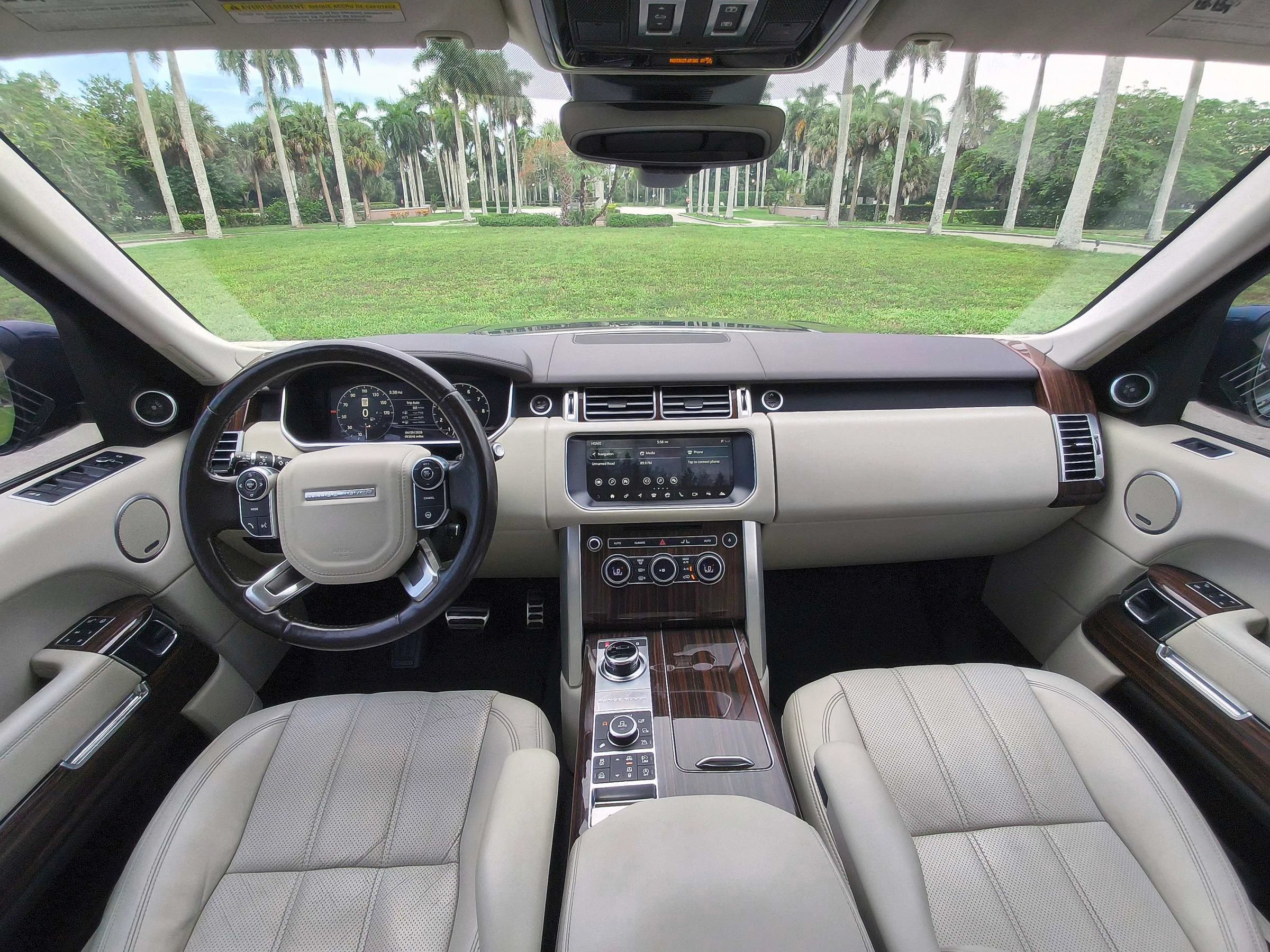 Used 2017 Land Rover Range Rover Supercharged AWD/4WD image 10