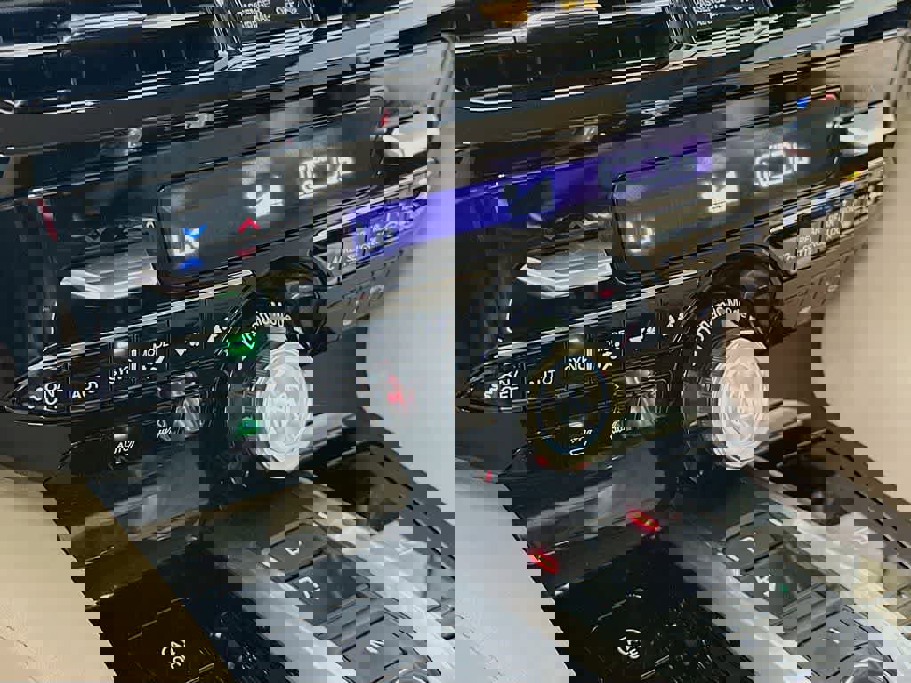 Used 2024 Acura MDX SH-AWD w/ Technology Package image 17