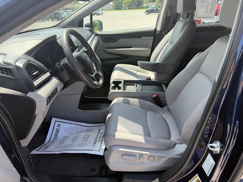 Used 2023 Honda Odyssey EX image 3