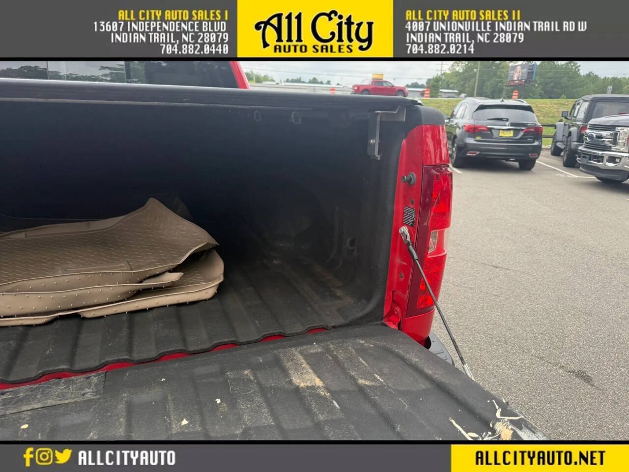 Used 2011 Chevrolet Silverado 1500 LTZ w/ LTZ Plus Package AWD/4WD image 40