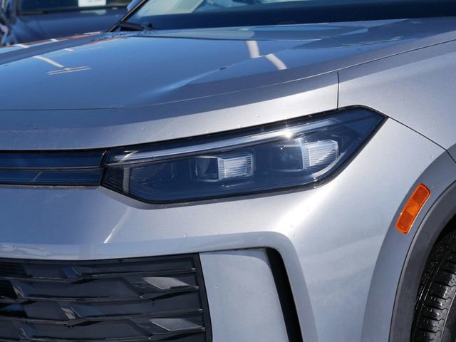 Certified 2025 Volkswagen Tiguan SE image 10