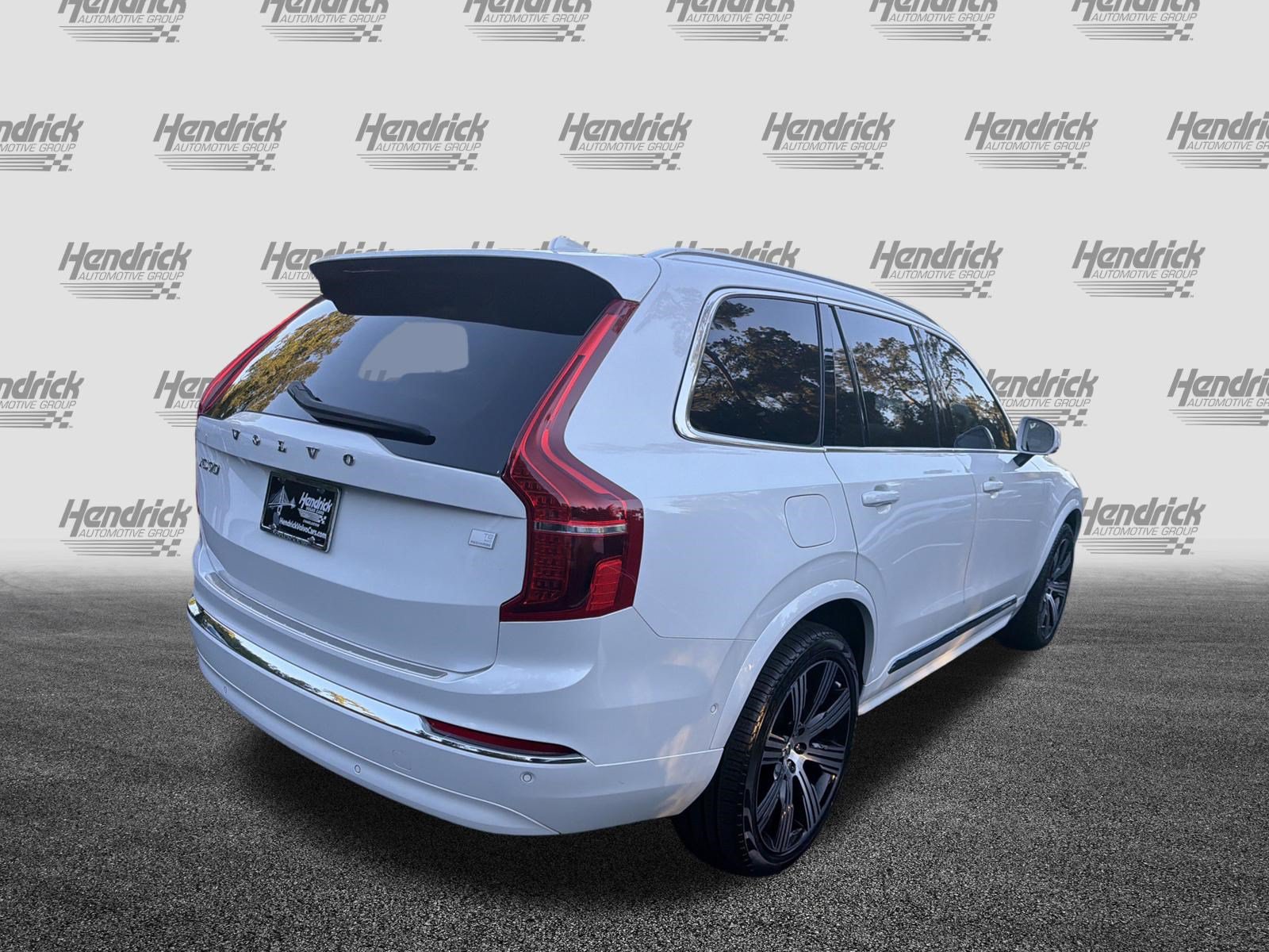 Certified 2024 Volvo XC90 T8 Plus w/ Protection Package Premier AWD/4WD image 10