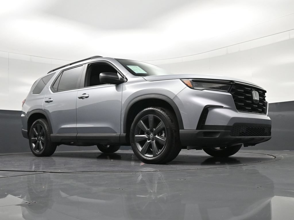 Used 2025 Honda Pilot Sport image 29