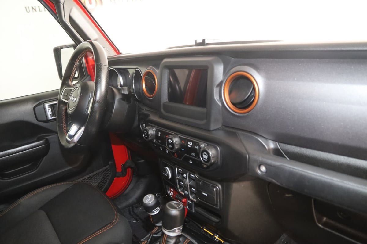 Used 2021 Jeep Gladiator Mojave w/ Trailer Tow Package AWD/4WD image 39